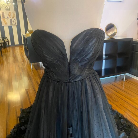 BLACK WEDDING DRESS : ESSENSE OF AUSTRALIA  D3734 - Picture 4 of 15